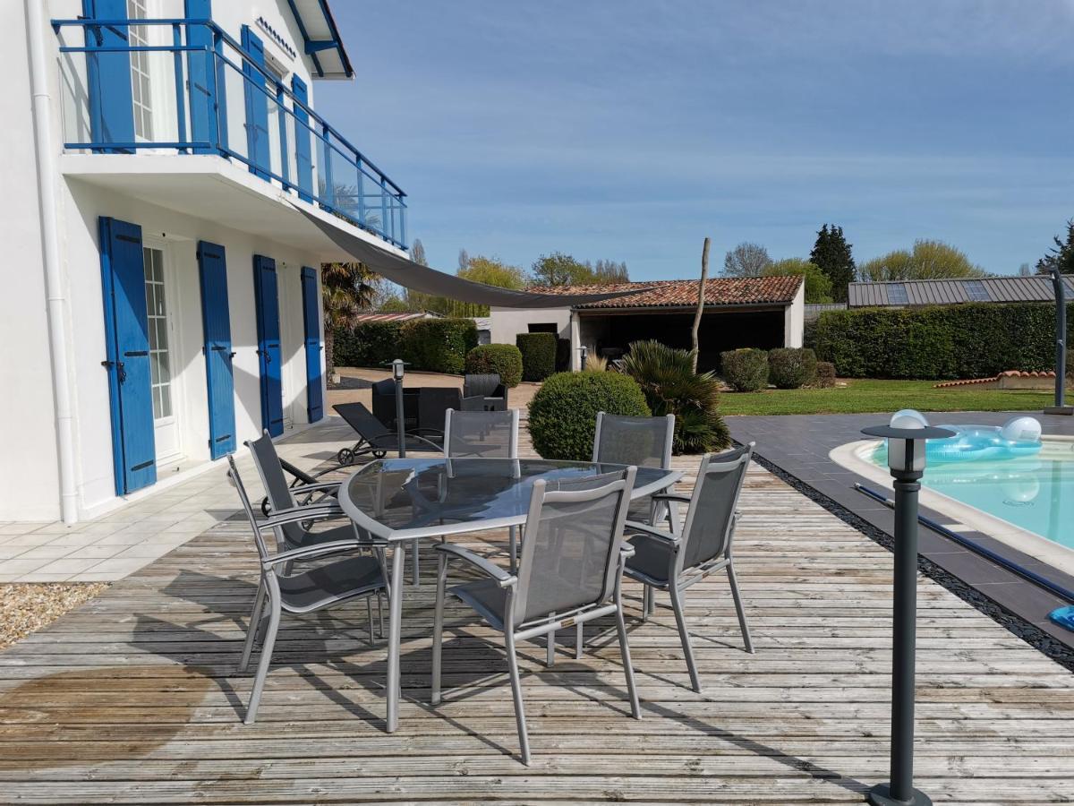 Maison De Campagne Proche Des Plages Saint-Romain-de-Benet Exterior photo